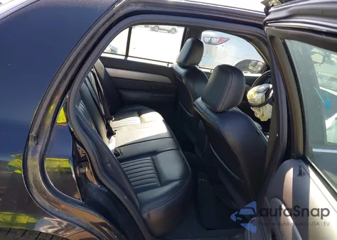 2004 Mercury Marauder z USA, uszkodzony, nr VIN 2MHHM79V44X671663